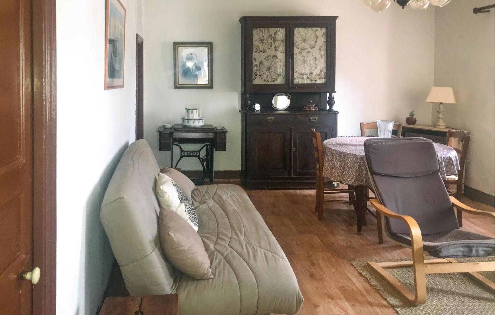 2 Bedroom Beautiful Apartment In Calcatoggio カルカトッジョ エクステリア 写真